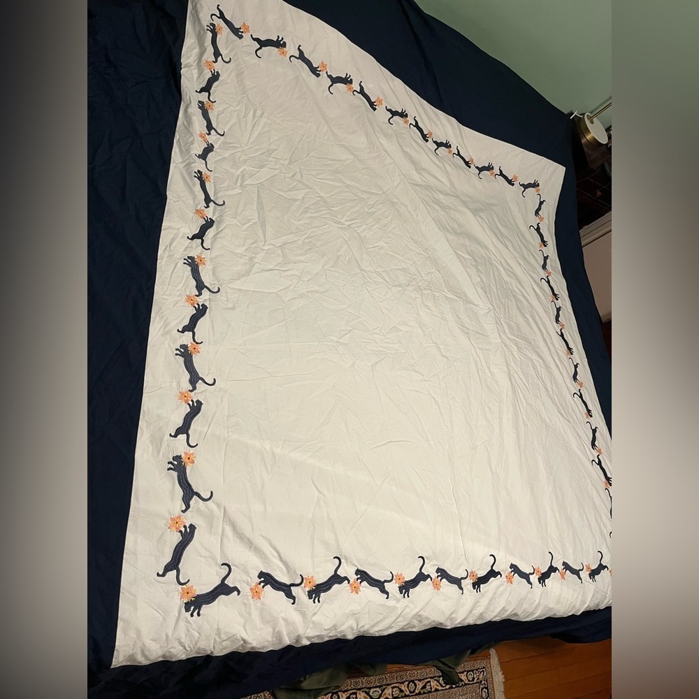 Anthropologie x Sky Export Navy and White Embroidered Quilt. Size Full. NWT - Picture 3 of 11